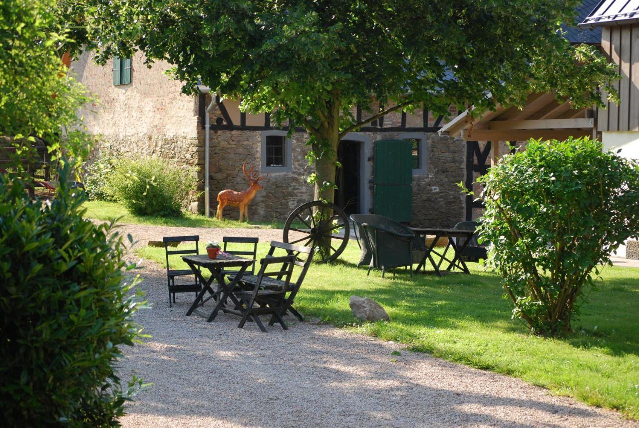 Osterspai Hof Liebeneck B&B 외부 사진